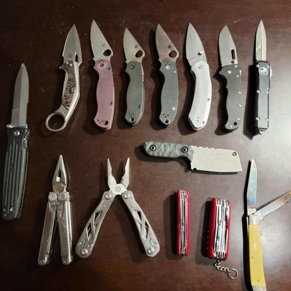 Image 2 - Microtech/Spyderco/Demko/Case
