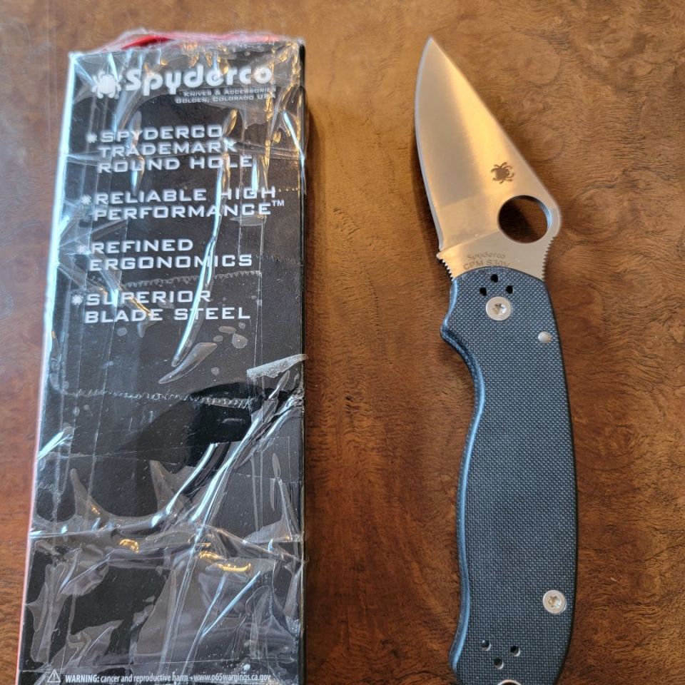 Image 2 - Spyderco Para 3 PM3