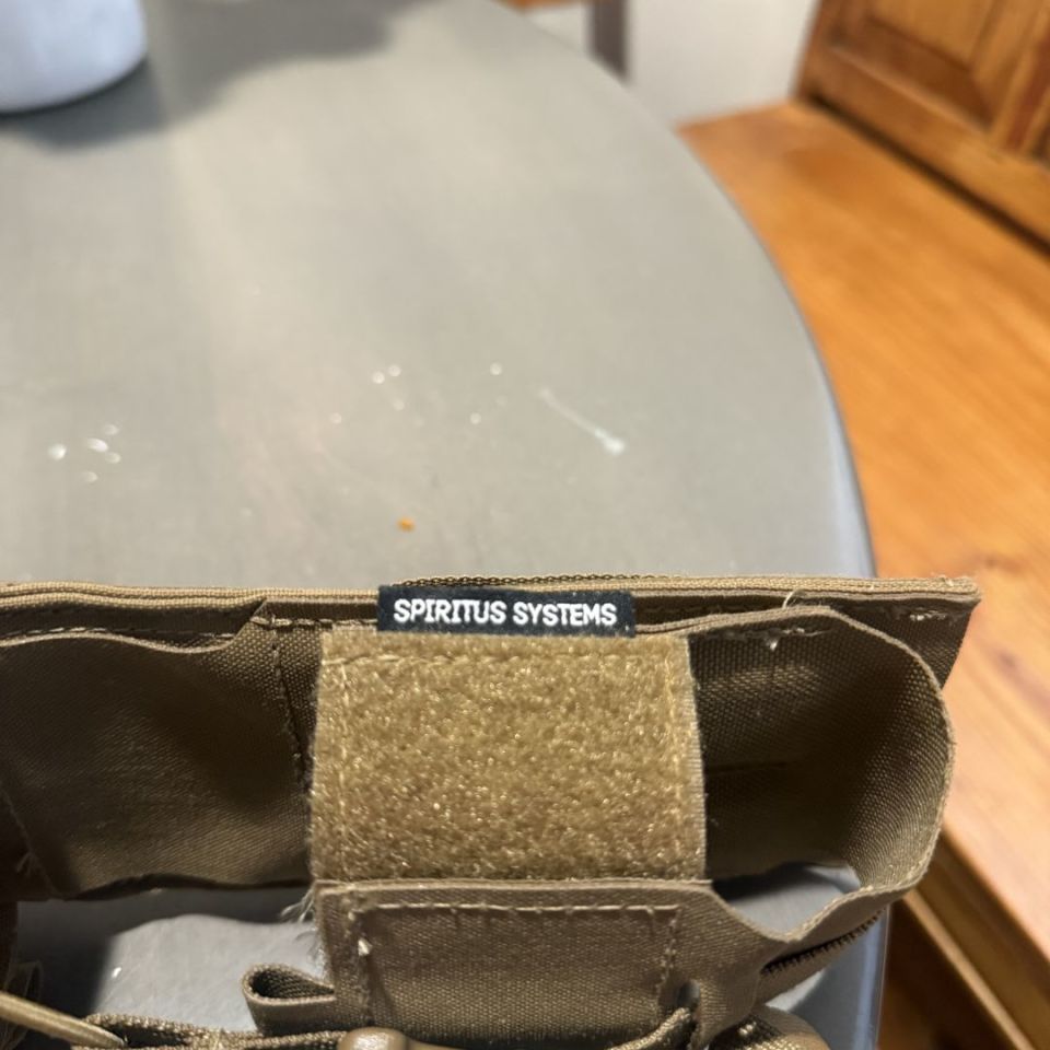 Image 3 - Spiritus radio pouch