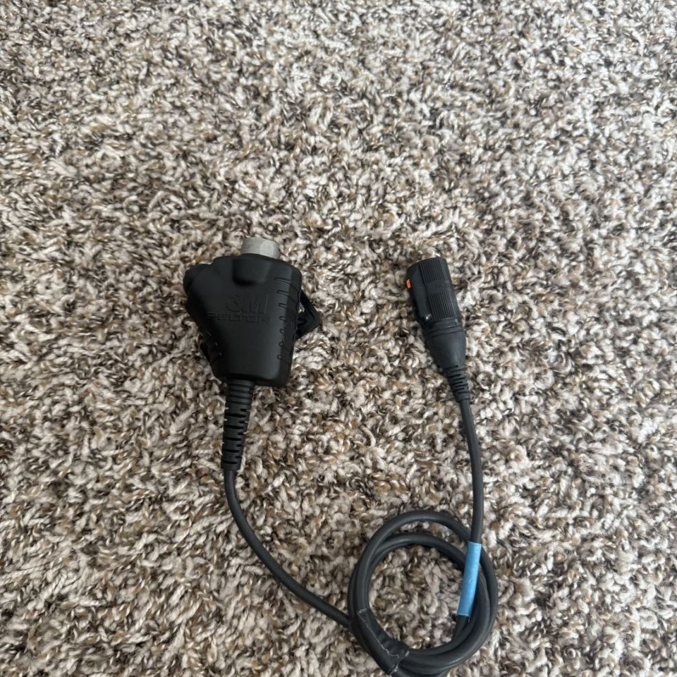 Image 1 - Peltor FL4040-02 PTT