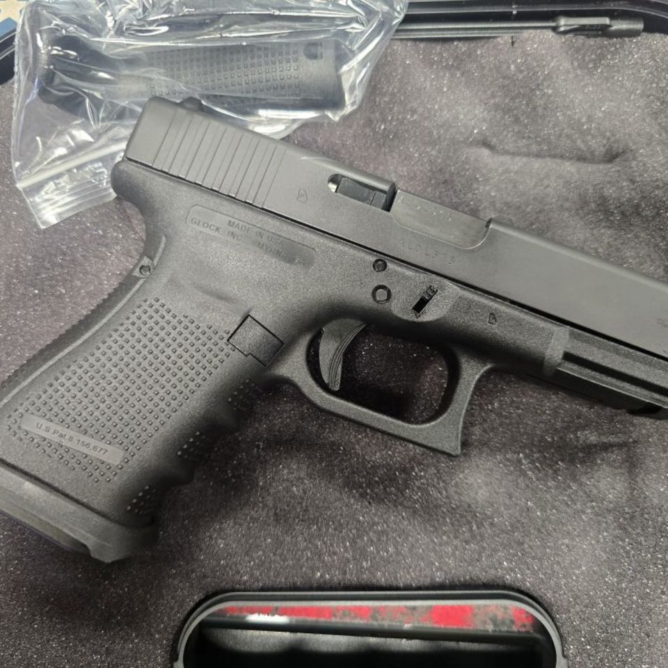 Image 1 - Glock 19