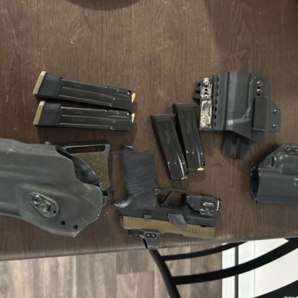 Image 1 - Sig p320 xcarry with extras
