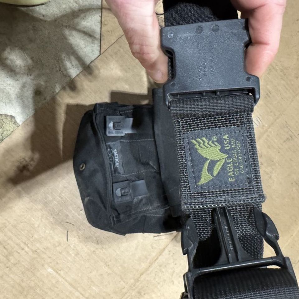 Image 2 - Gun belt with accessories 