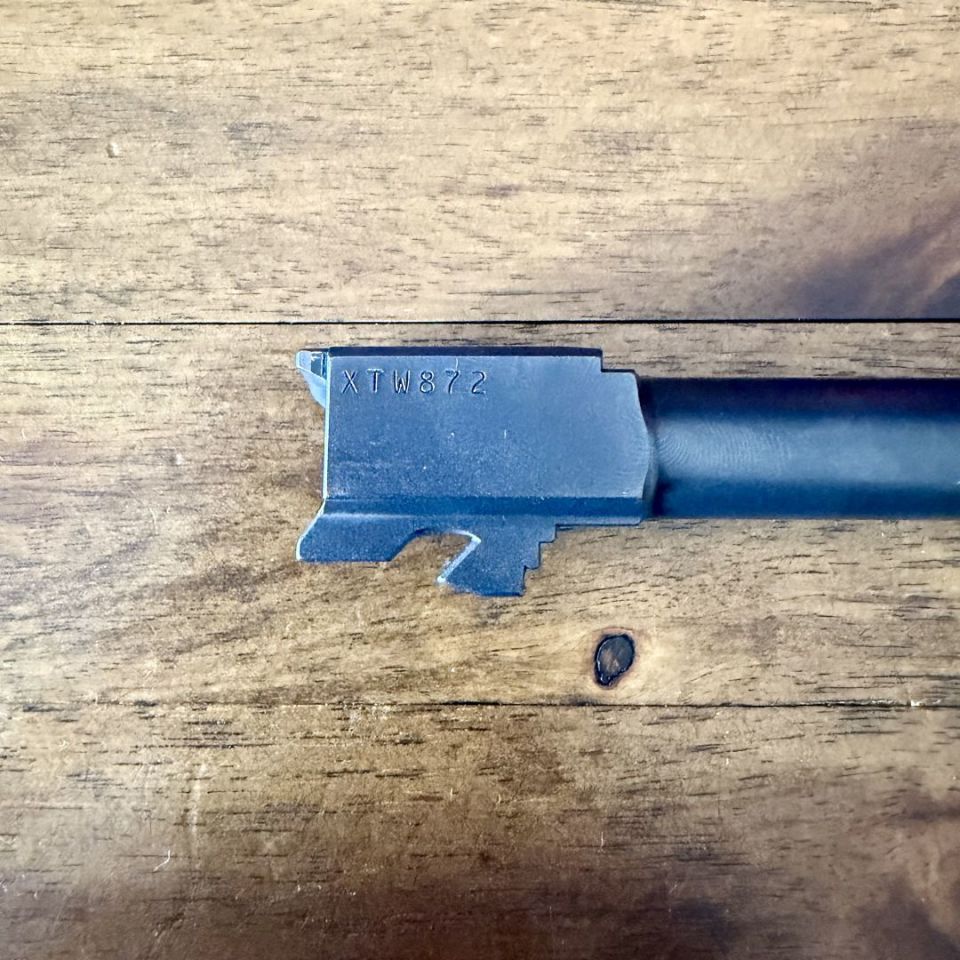 Image 4 - Glock19 G3 OEM threaded barrel