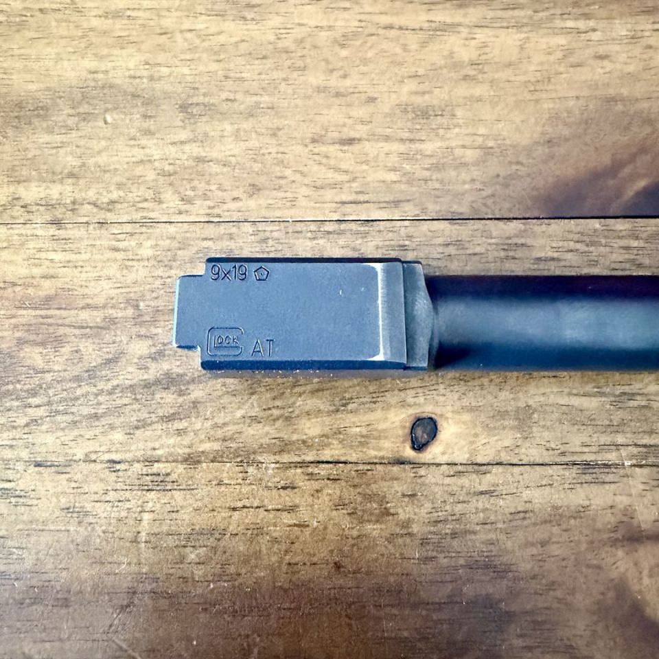 Image 5 - Glock19 G3 OEM threaded barrel