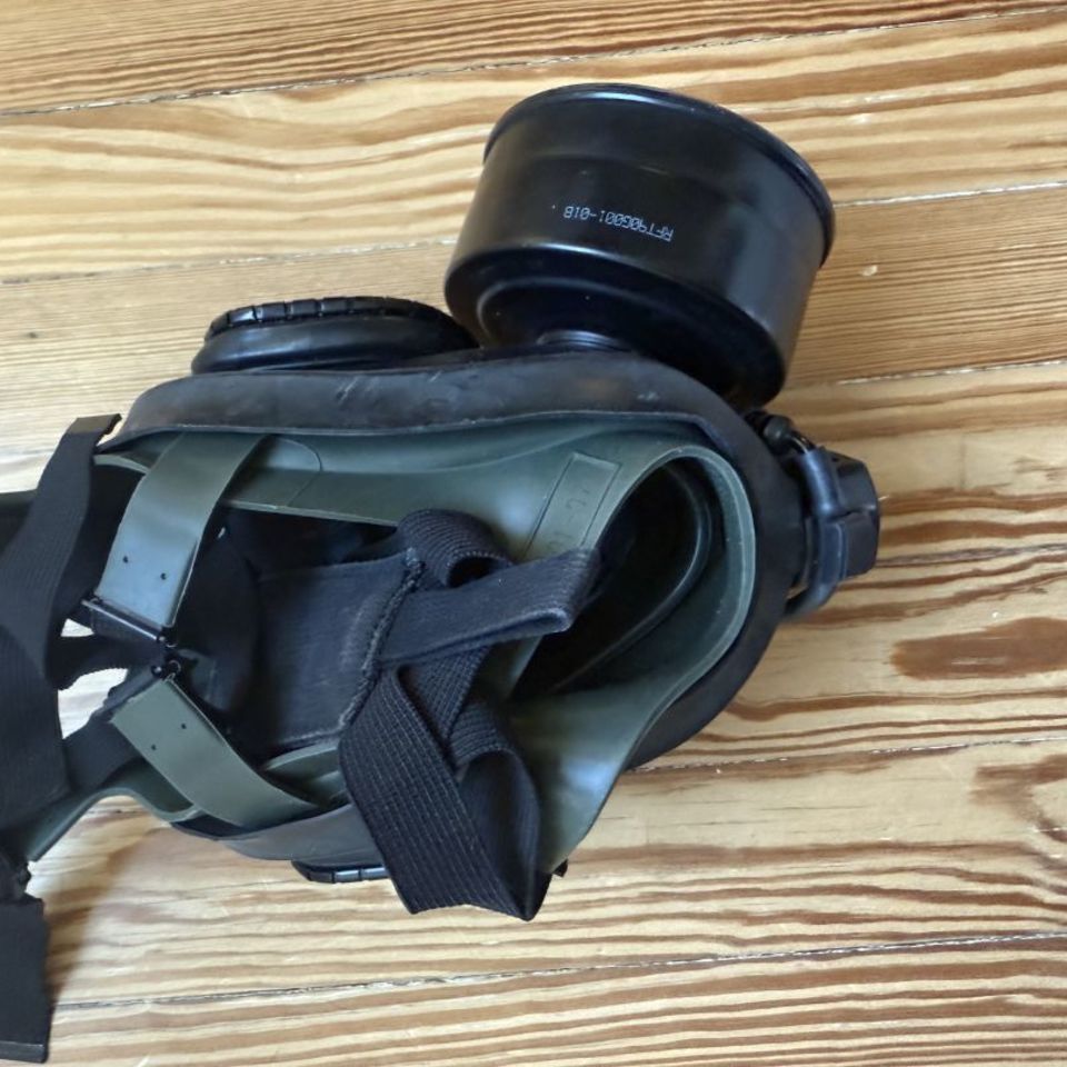 Image 3 - Gas Mask w/ Kit