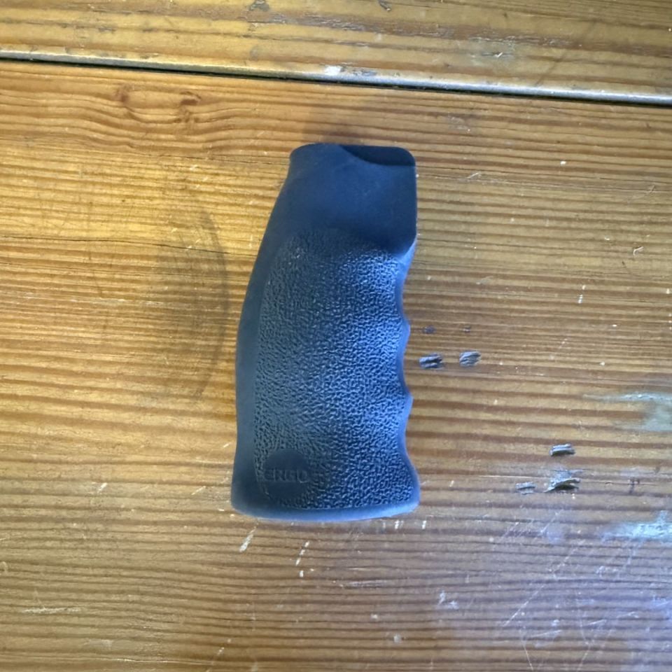 Image 2 - Ergo ar15 grip 