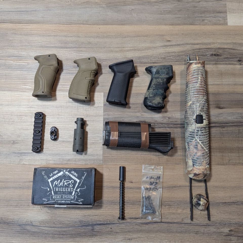 Image 2 - AK Grips/Brake/Handguard