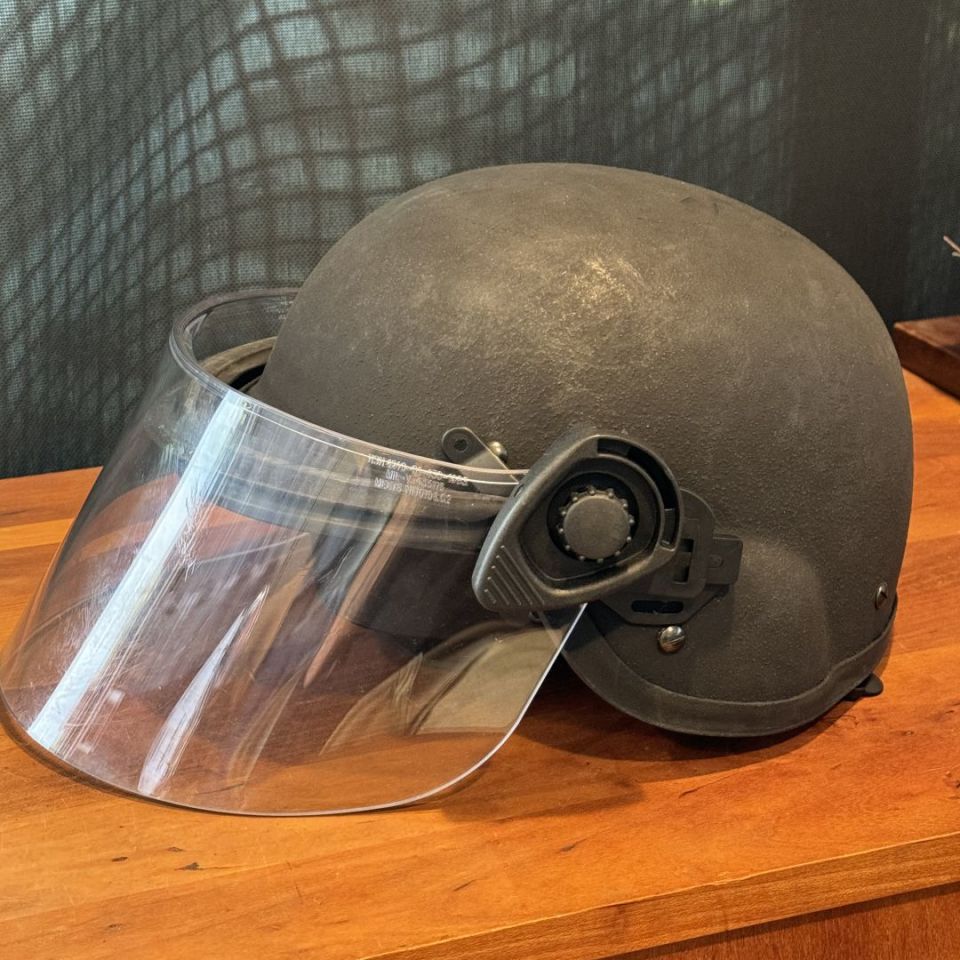 Image 4 - CERADYNE BA3A IIIA Helmet