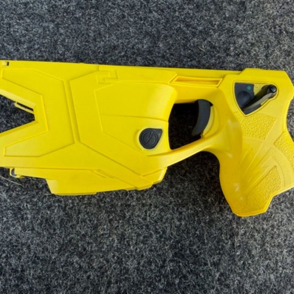 Image 3 - Taser X2 W/ Extras Package