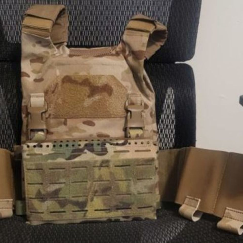 Image 1 - Plate Carrier and Hesco Plates
