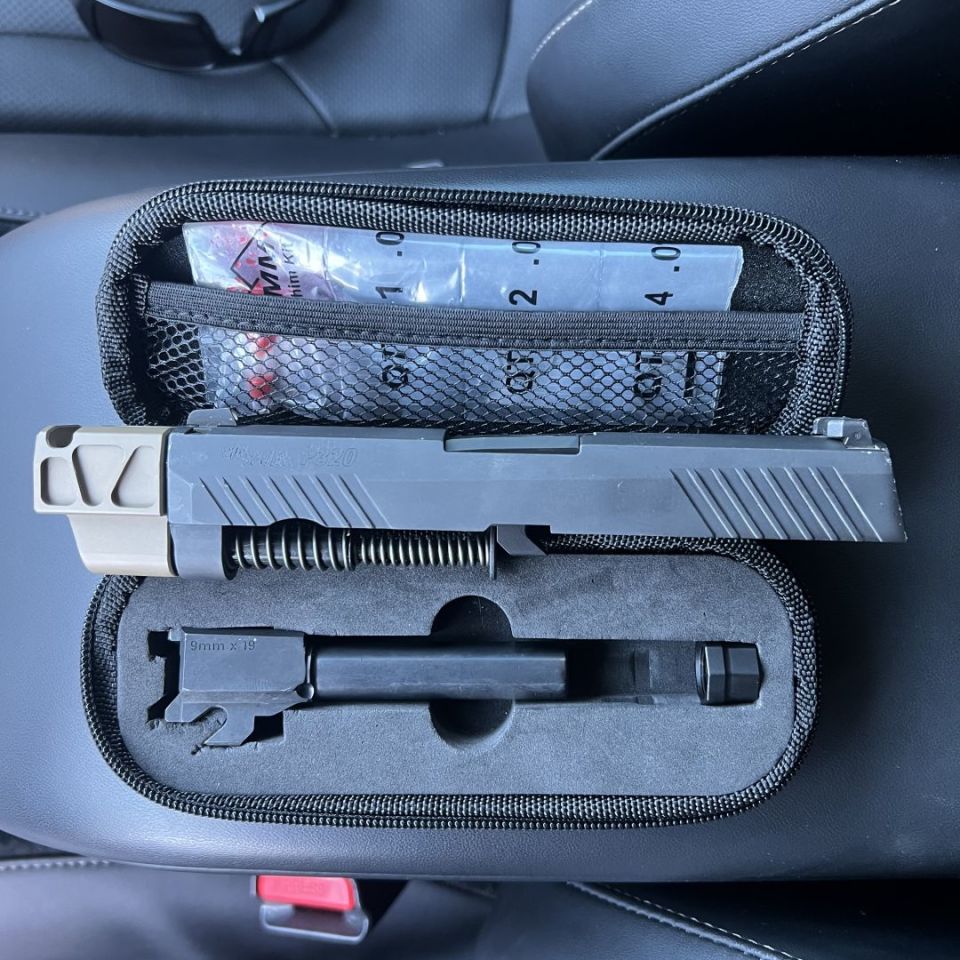 Image 2 - P320 slide / Agency / PMM