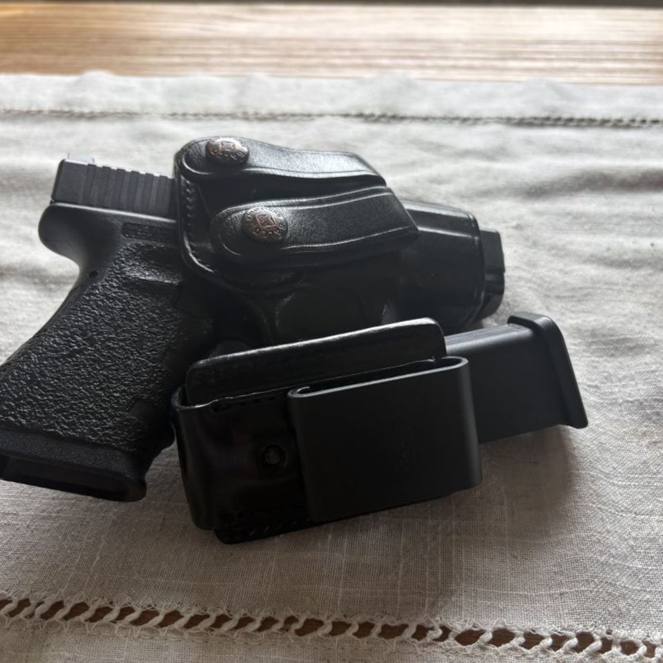 Image 2 - Galco Glock Holster 