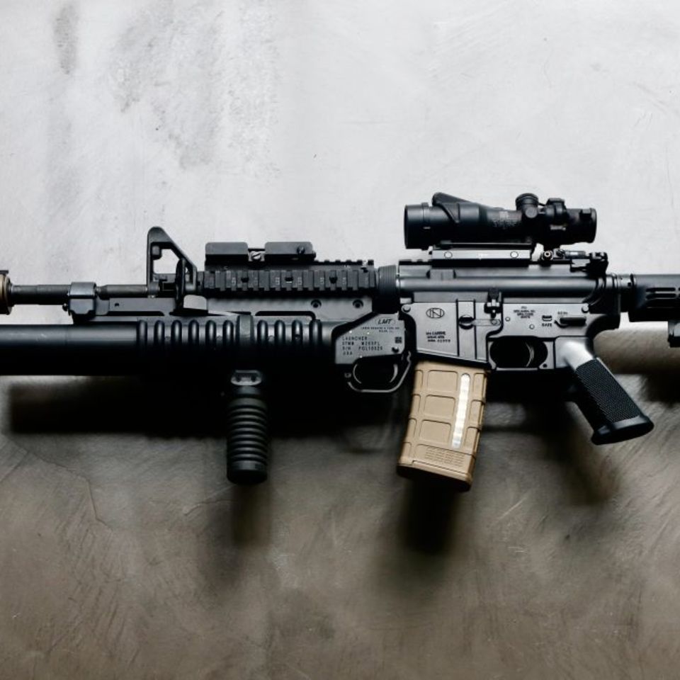 Image 2 - M4A1 + M203