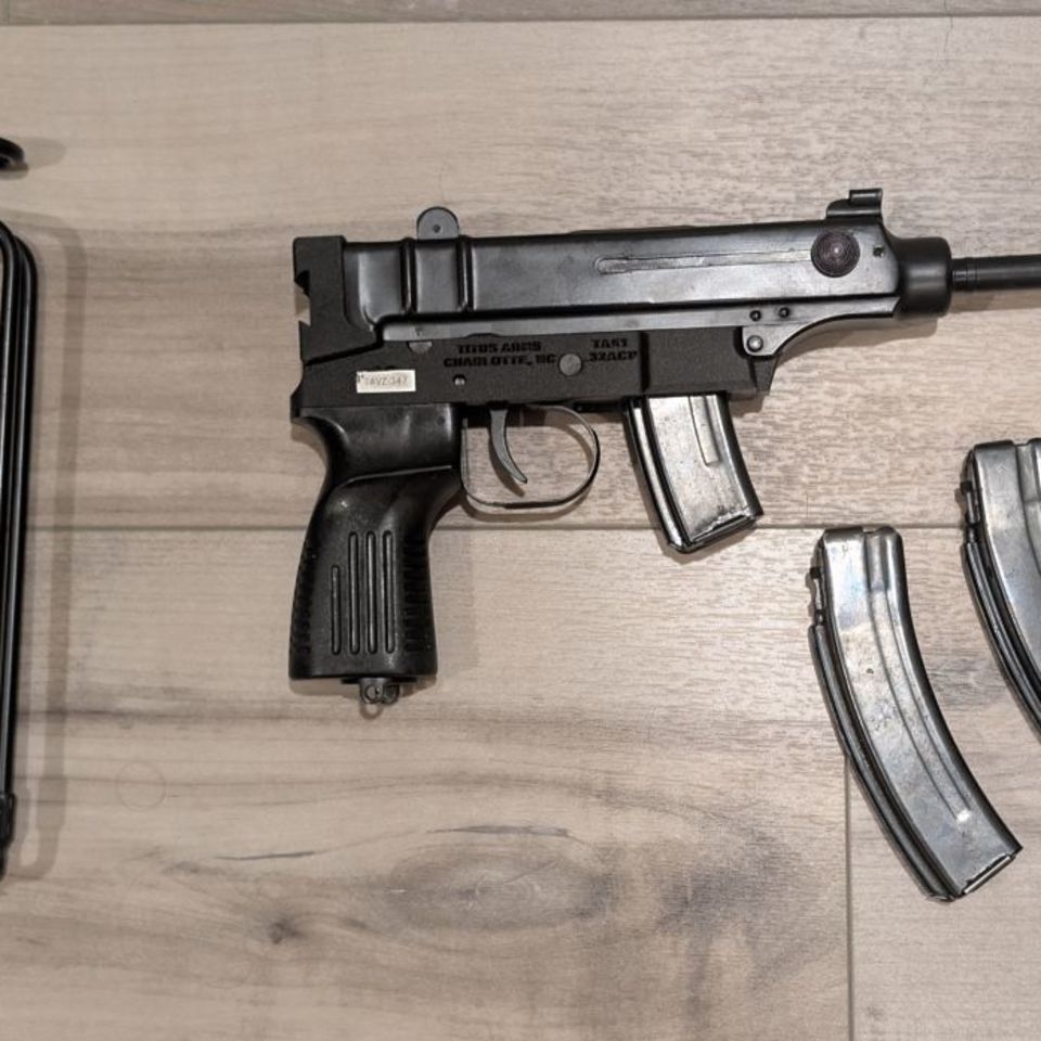 Image 2 - VZ 61 skorpion 