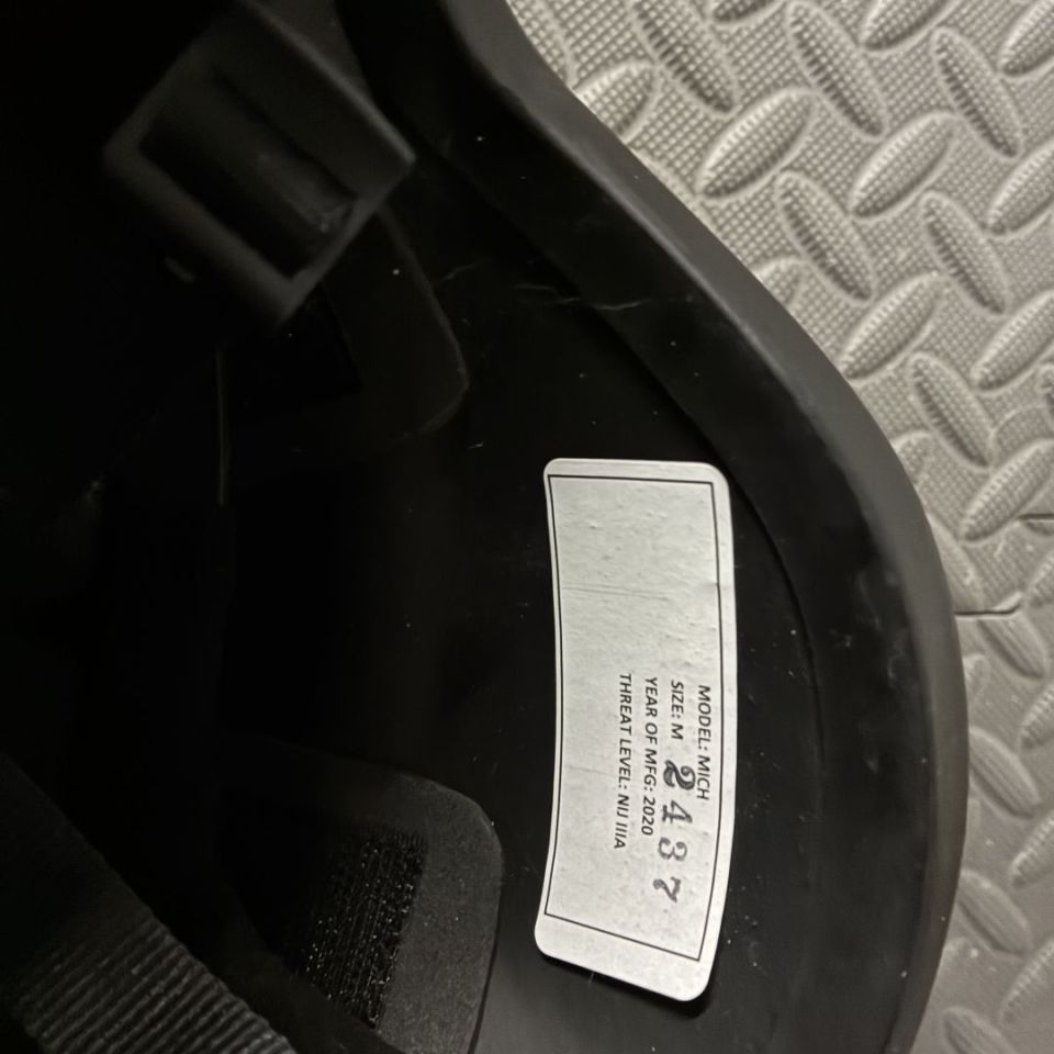 Image 2 - MICH size Medium