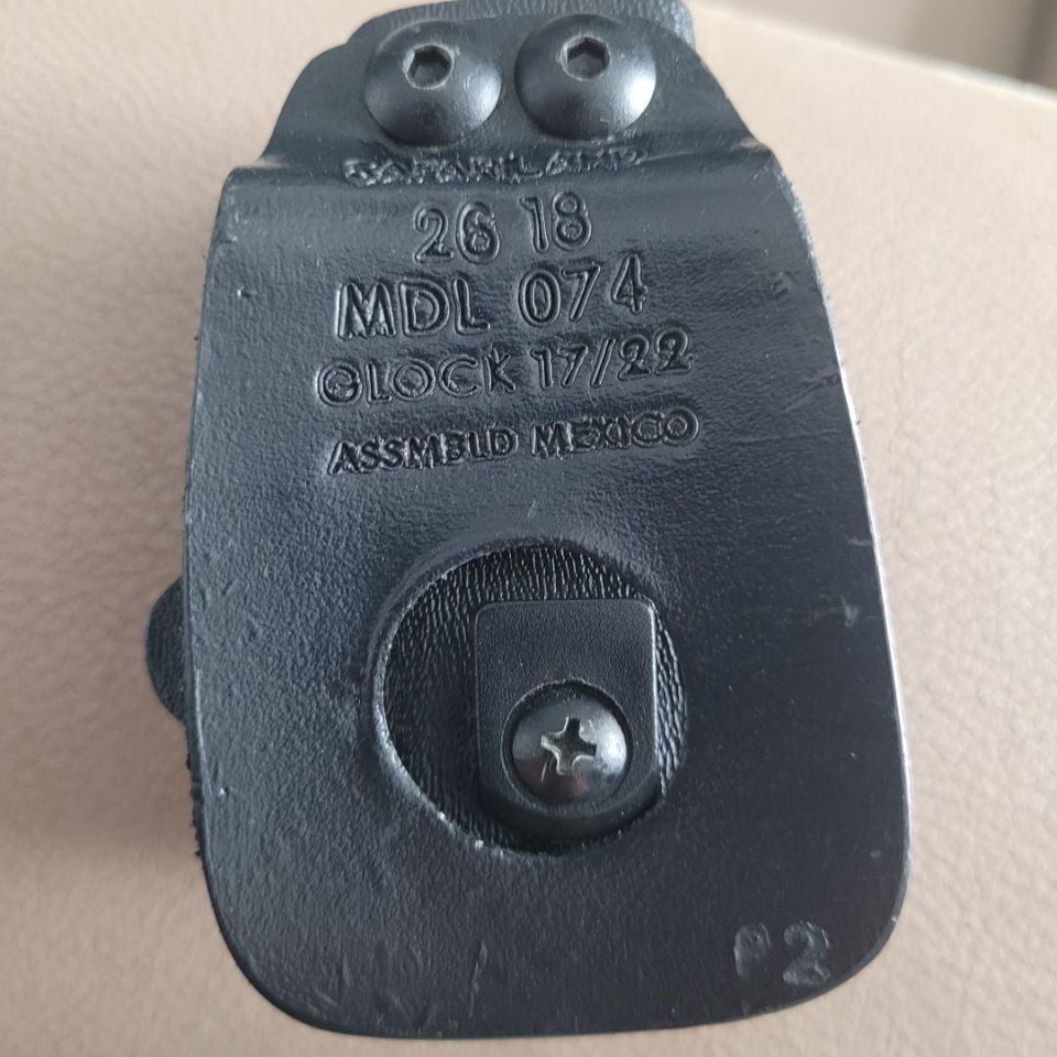 Image 2 - Left handed mag pouch