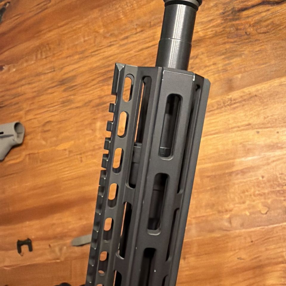 Image 4 - 13.9” Build