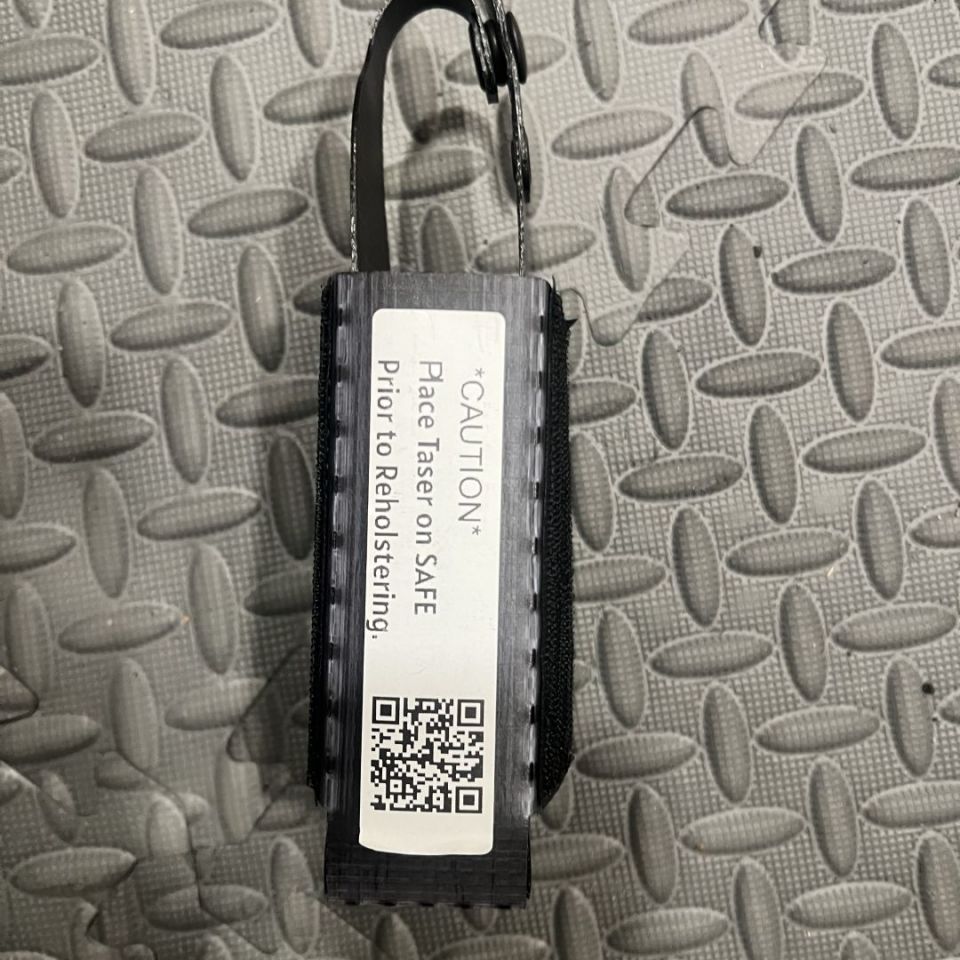 Image 3 - Soileater taser7 holster 