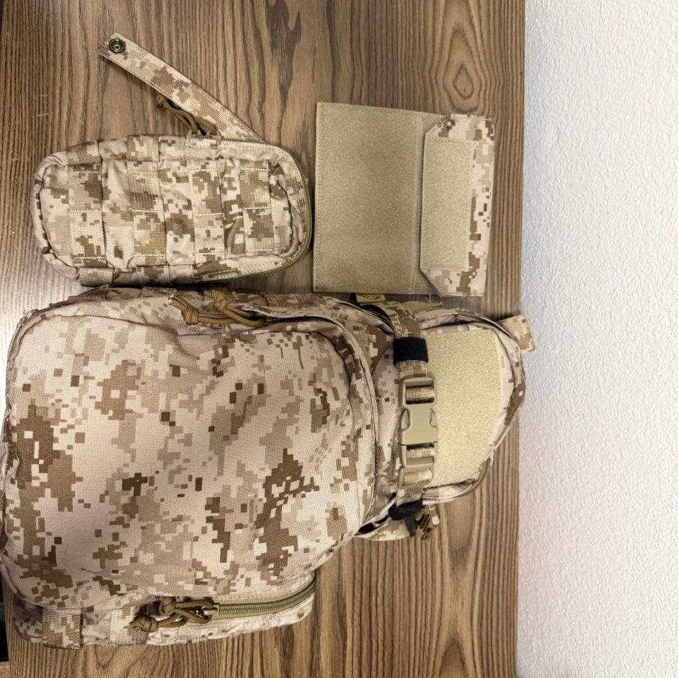 Image 4 - AOR1 Kit Lot