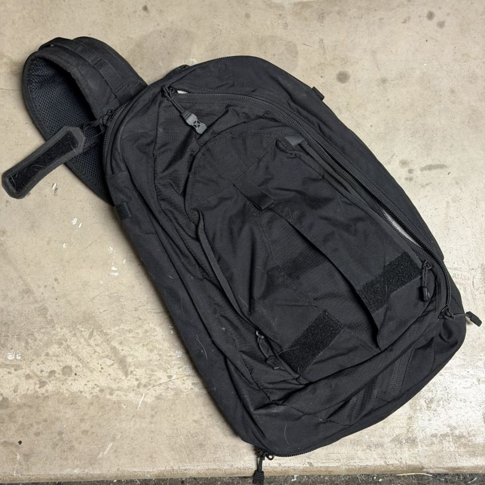 Image 1 - Vertx Commuter Sling Bag 2.0