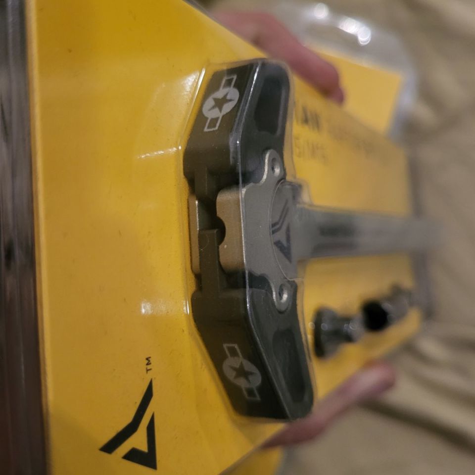 Image 2 - Radian vet day raptor talon only