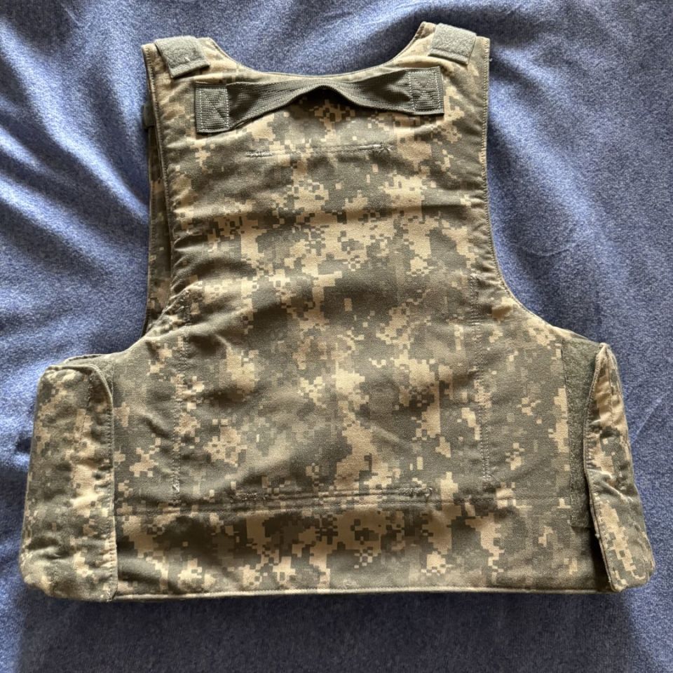 Image 4 - Air warrior body armor 
