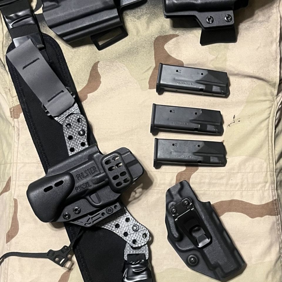 Image 1 - P365xl holsters and mags 
