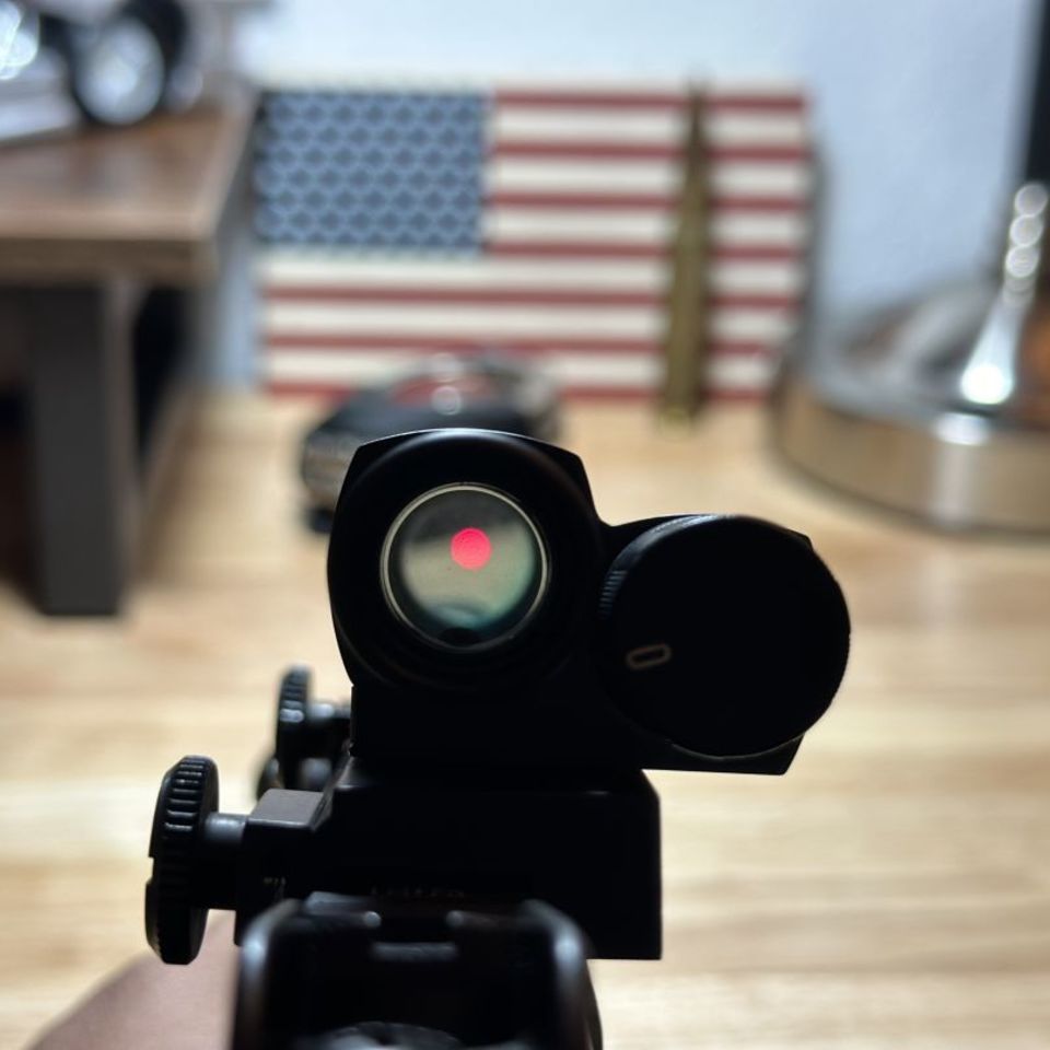 Image 2 - Aimpoint Electronic G2