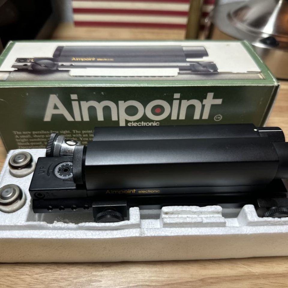 Image 3 - Aimpoint Electronic G2
