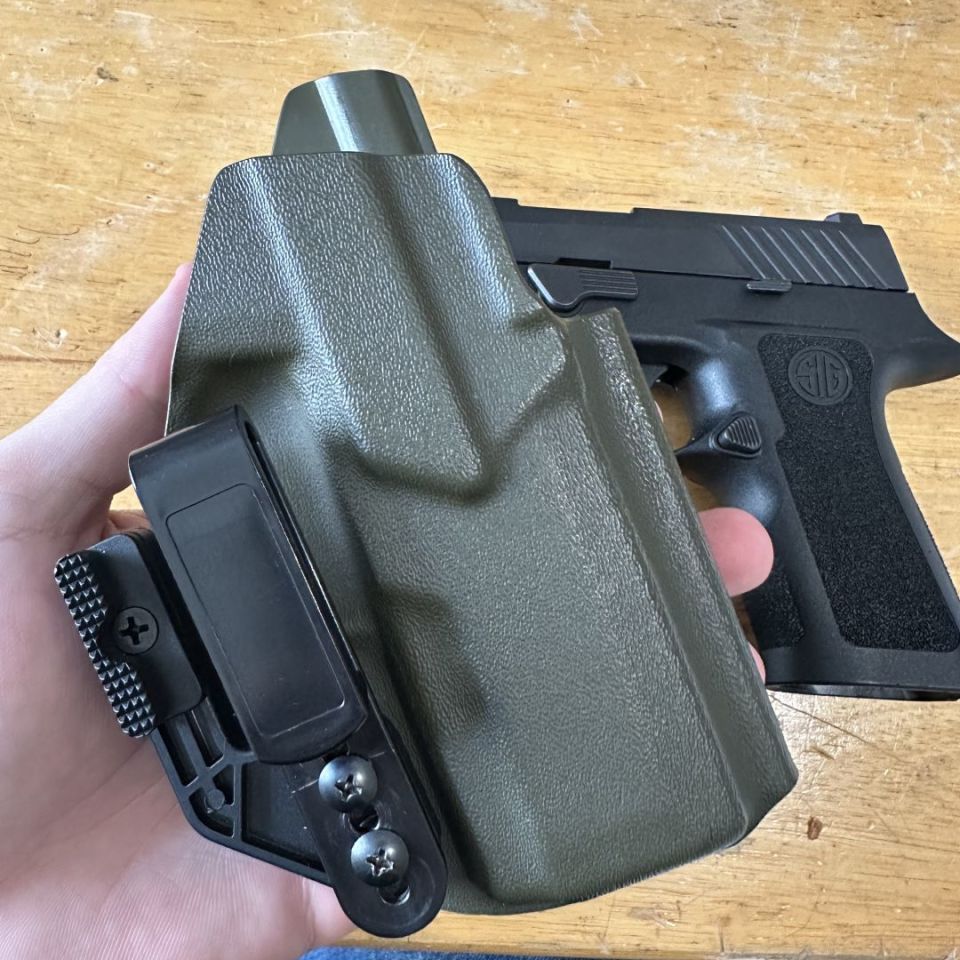 Image 4 - P320 Compact