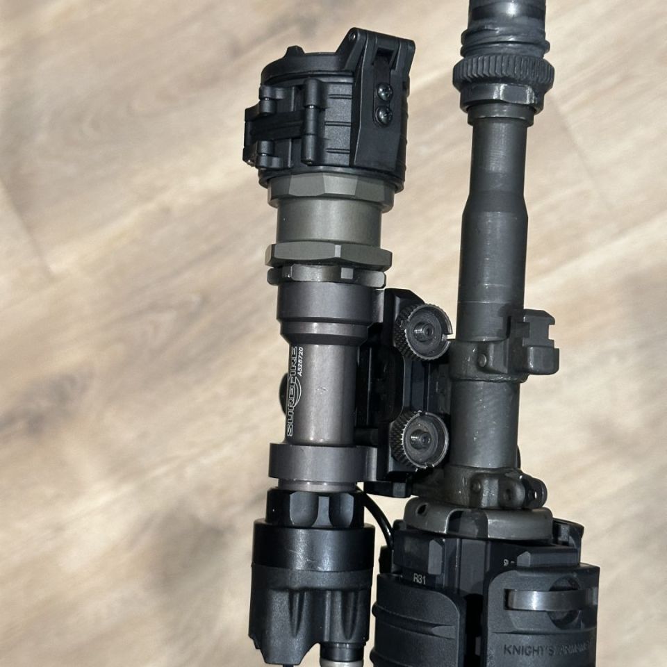 Image 2 - Surefire 951 LED w/ switch