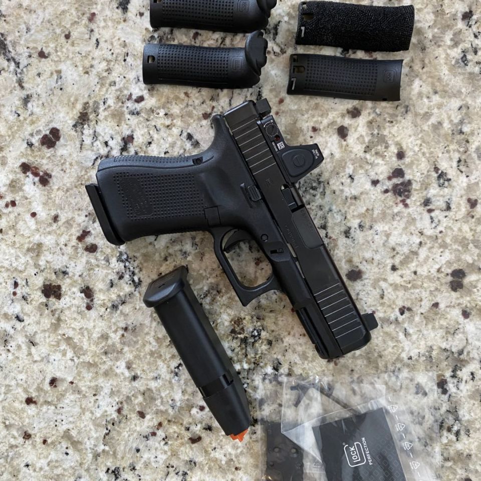 Image 1 - Glock 19 Gen 5 MOS