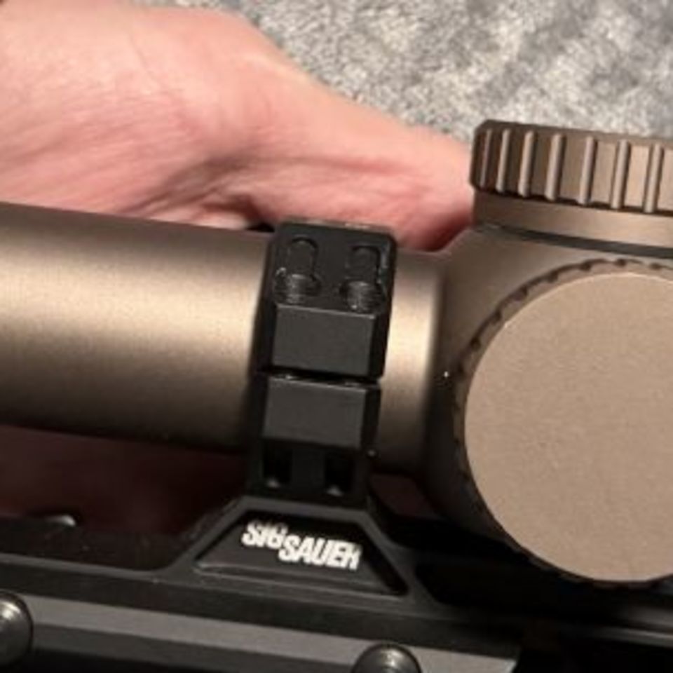 Image 3 - Riton 1-8x24 lovo & sig mount 