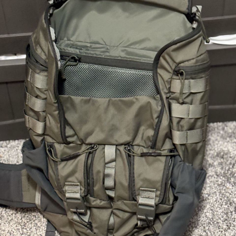 Image 3 - Mystery Ranch Rip Ruck 32 