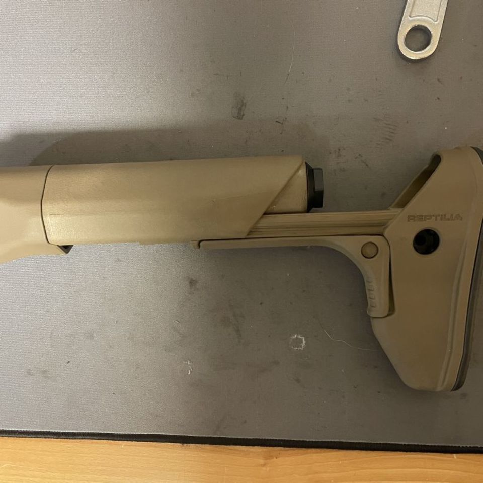 Image 2 - Reptilia recce stock fde