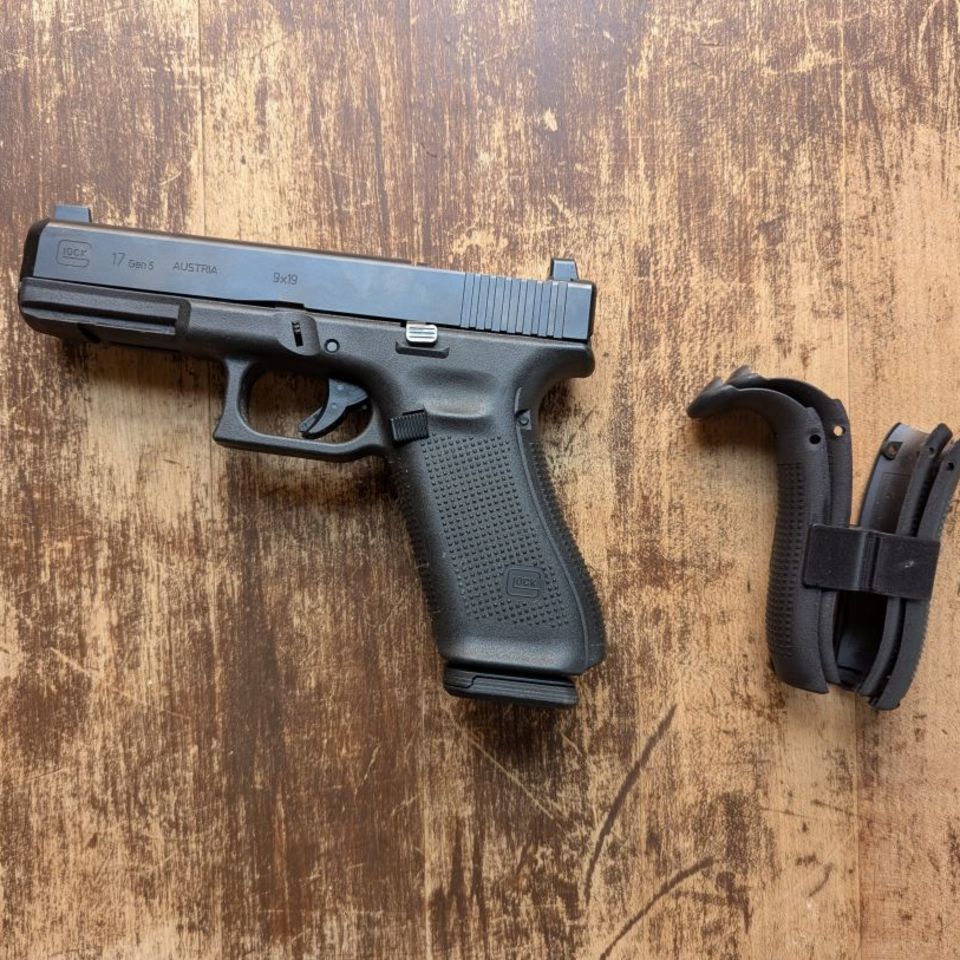 Image 2 - Glock 17.5 RMR Cut Slide