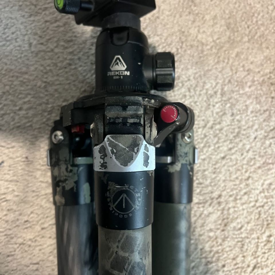 Image 3 - Gen 1 Two vets tripod/head 