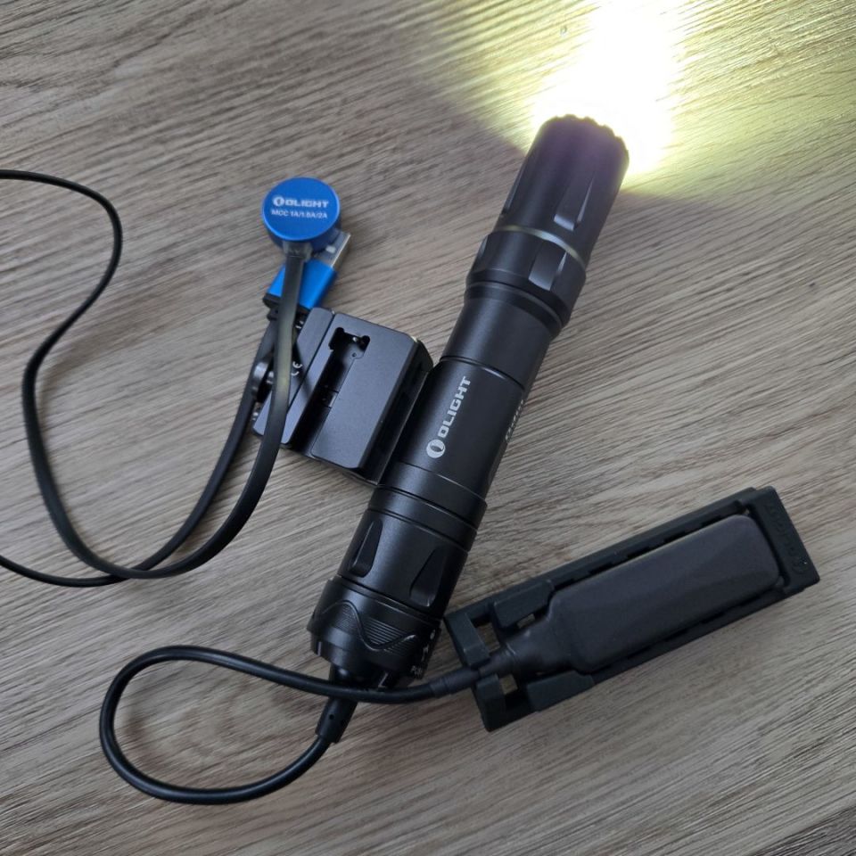 Image 1 - Olight Odin Black Pic Rail