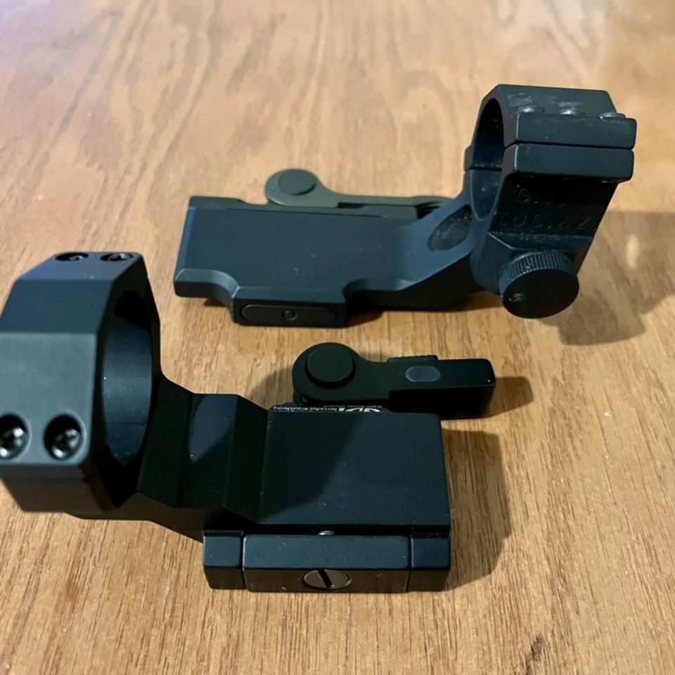 Image 2 - GG&G 30mm Aimpoint Mount