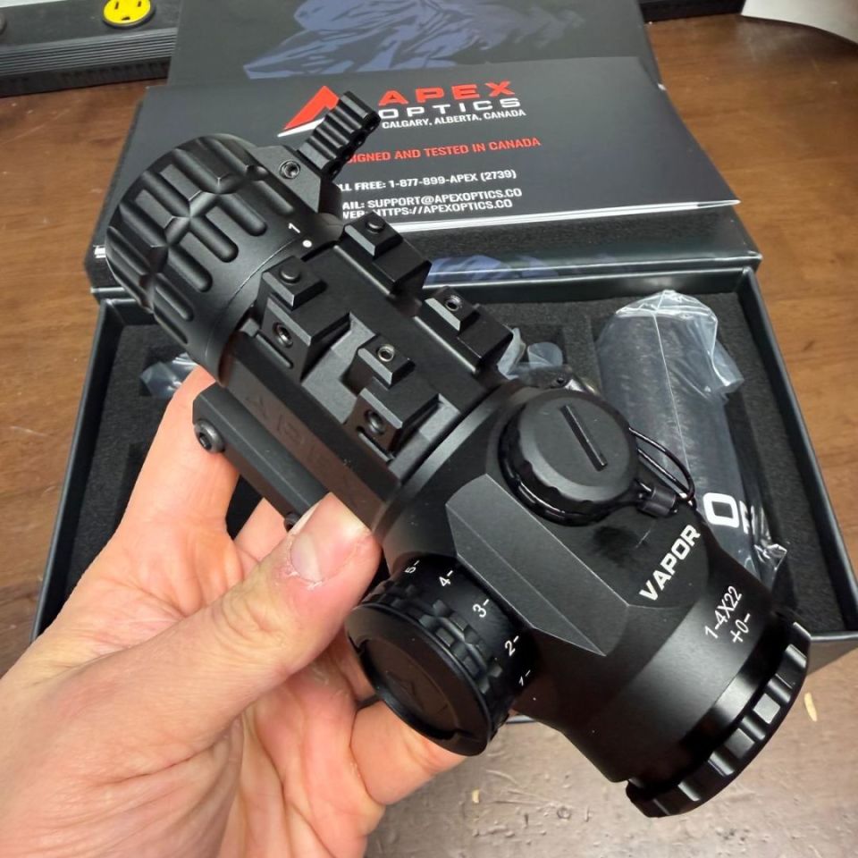 Image 3 - BNIB Apex Vapor 1-4