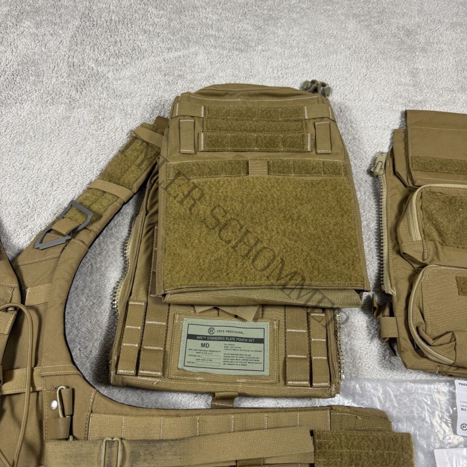 Image 2 - Crye AVS Lot (Size Medium)