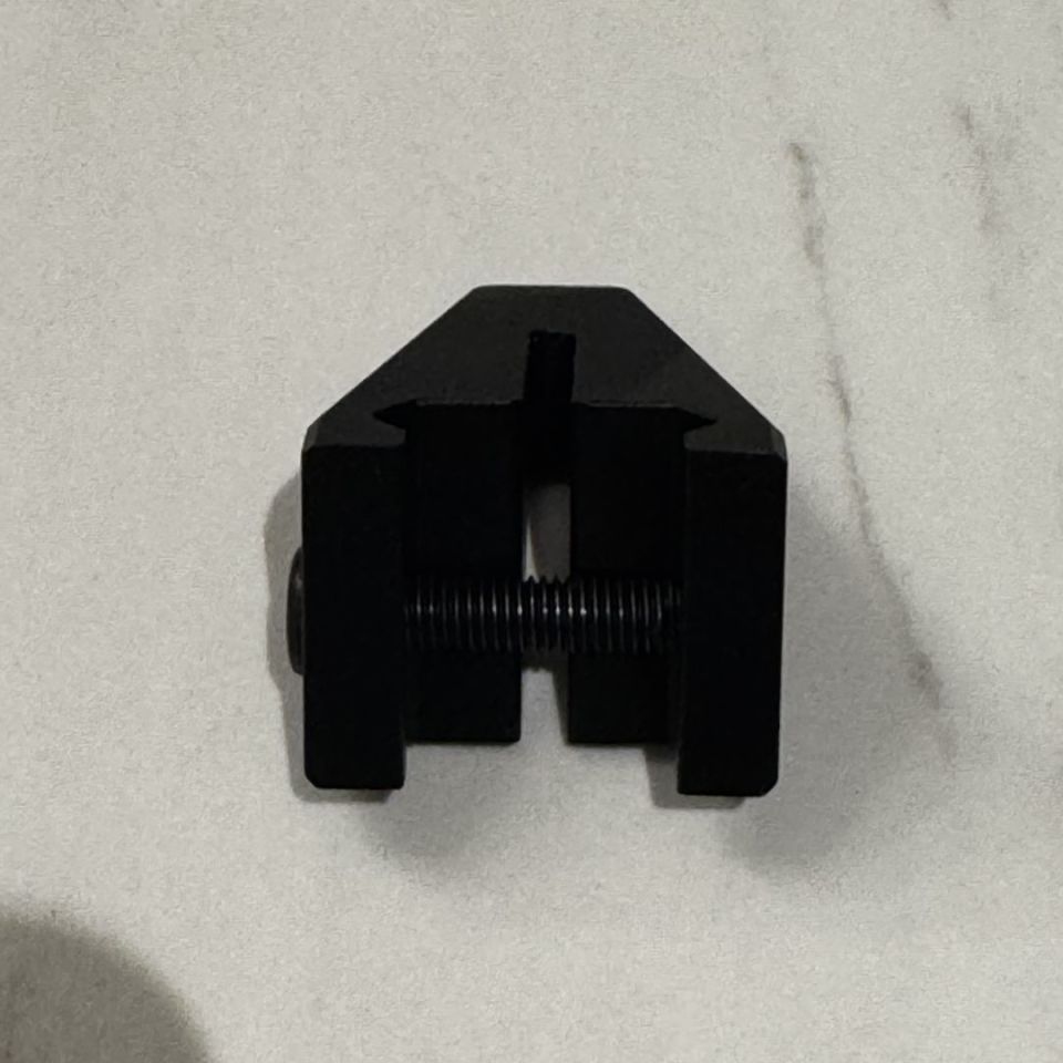 Image 4 - Kriss Vector Pic. Hand Stop