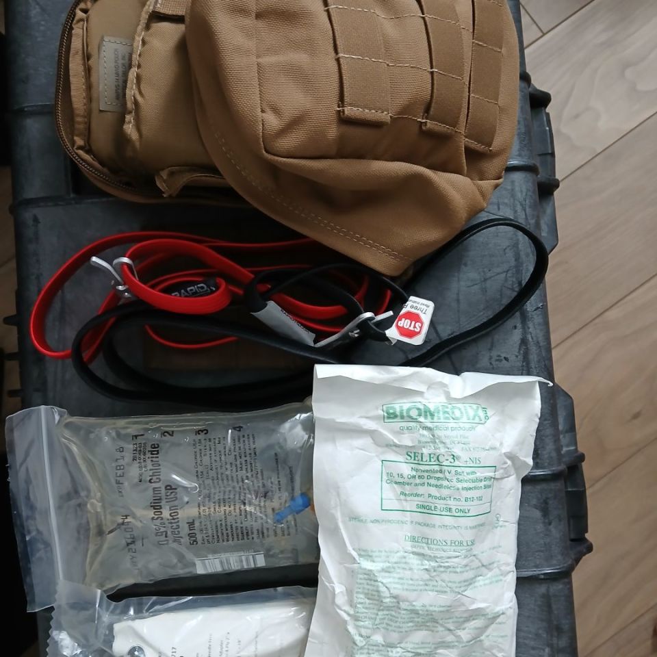 Image 1 - Medical kit