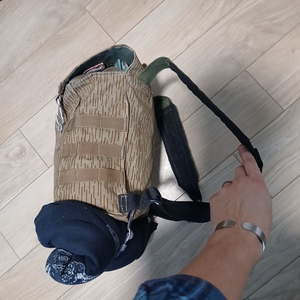 Image 4 - Kit/uniform sewing