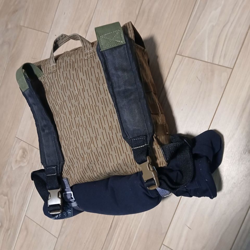 Image 3 - Kit/uniform sewing