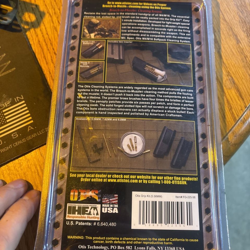 Image 2 - Otis in grip cleaning kit