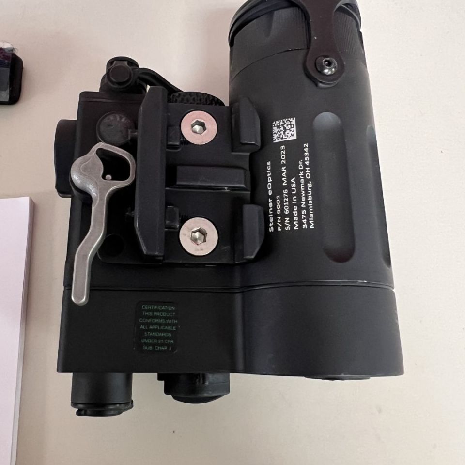 Image 4 - Like new Steiner DBAL D2