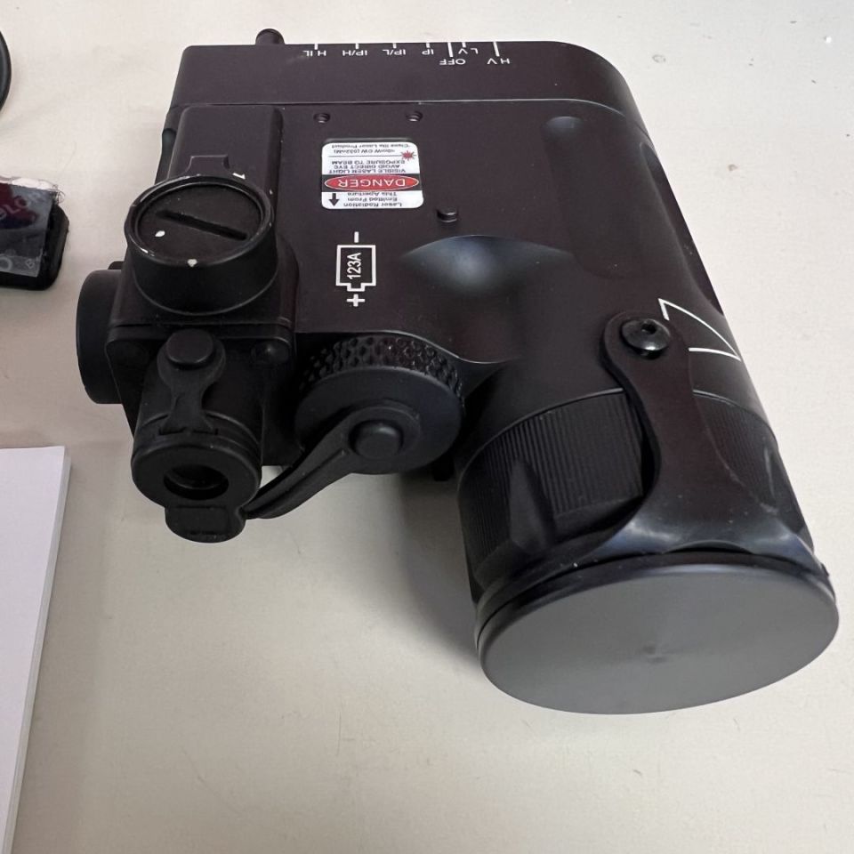 Image 2 - Like new Steiner DBAL D2