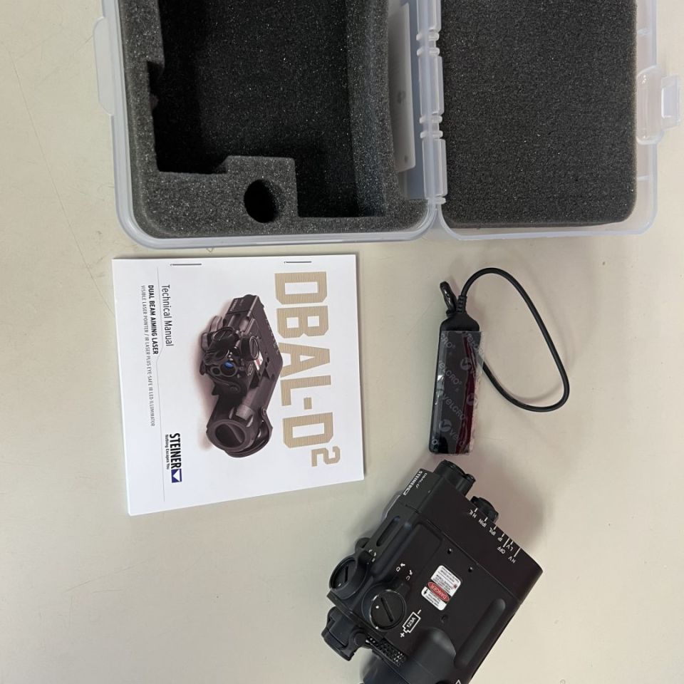 Image 6 - Like new Steiner DBAL D2